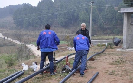 四川森普管材股份有限公司順利完成旌陽區(qū)和新鎮(zhèn)長壽村十組援建飲水工程！