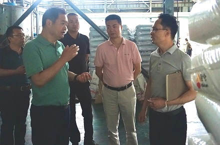 中國石油天然氣股份有限公司西南化工銷售分公司總經(jīng)理、黨委副書記金建江一行到四川森普管材股份有限公司調研